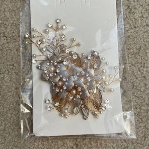 Wedding hair accessory clip